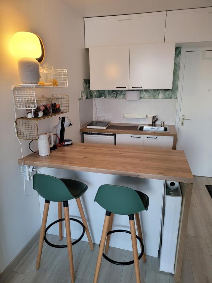 Studio bien équipé, situé en hyper centre Vendôme Extérieur photo