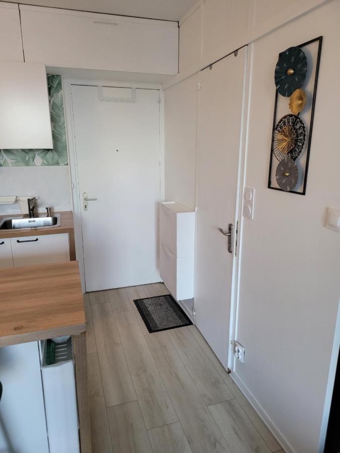 Studio bien équipé, situé en hyper centre Vendôme Extérieur photo