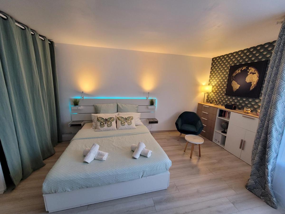Studio bien équipé, situé en hyper centre Vendôme Extérieur photo