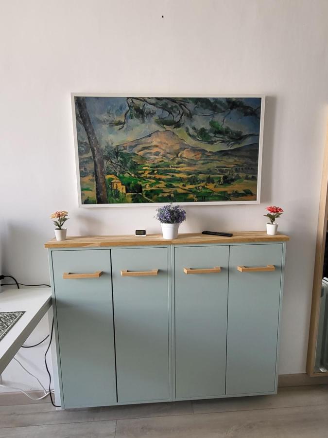 Studio bien équipé, situé en hyper centre Vendôme Extérieur photo
